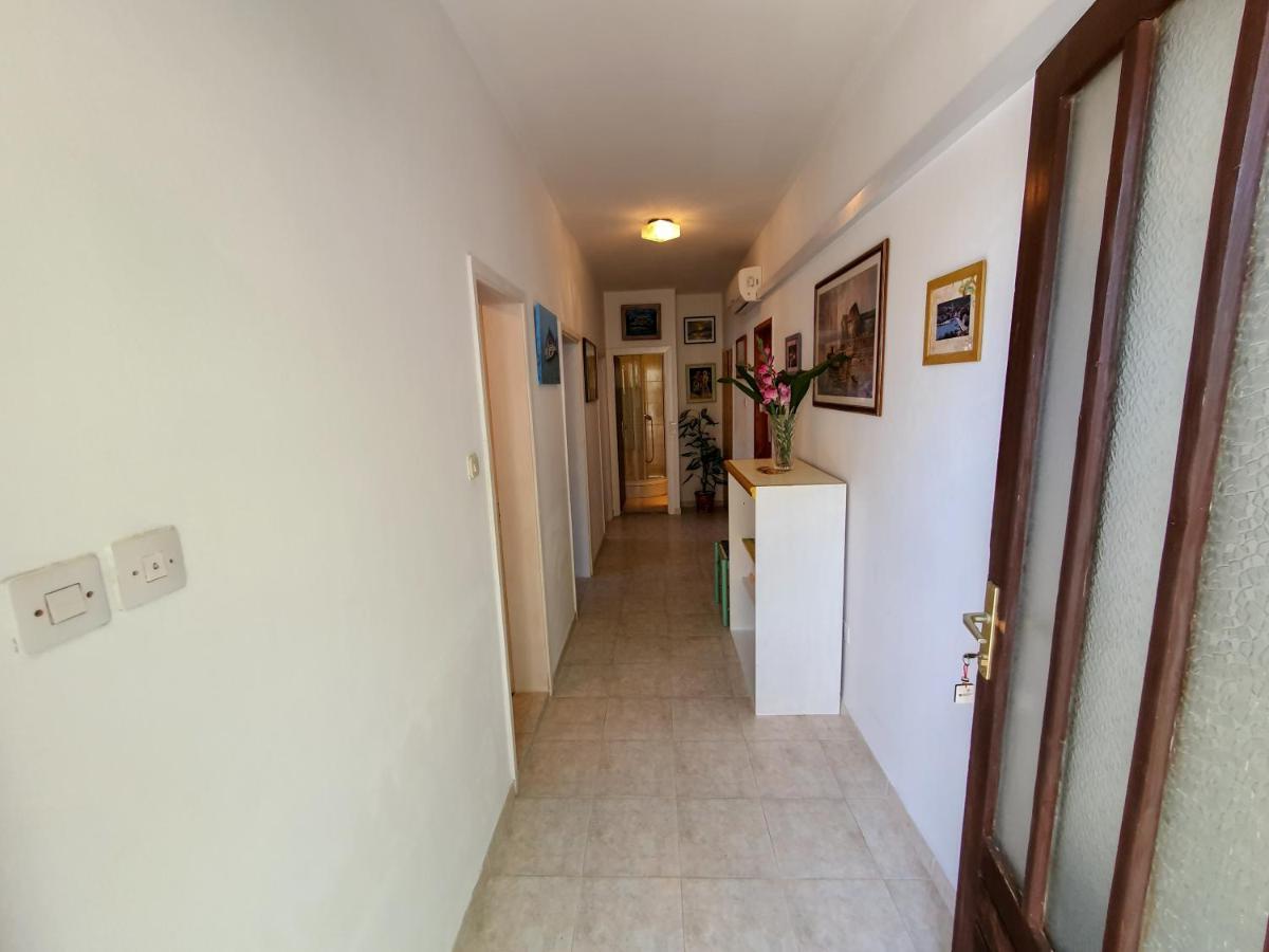 Makjanic Apartment Елса Экстерьер фото